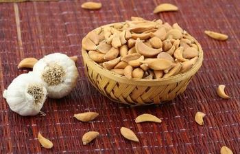 Premium Indian Dehydrated Garlic Flakes | Sortex Cleaned & High Allicin | Low Moisture & Micro-Tested | 5 MT Trial to 20 MT+ Bulk Supply - United Trading Brothers - India